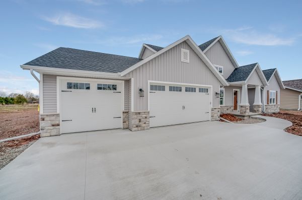 Concrete Driveway Pouring in Aurora
