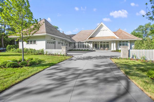 Cost of Driveway Concreting in Aurora